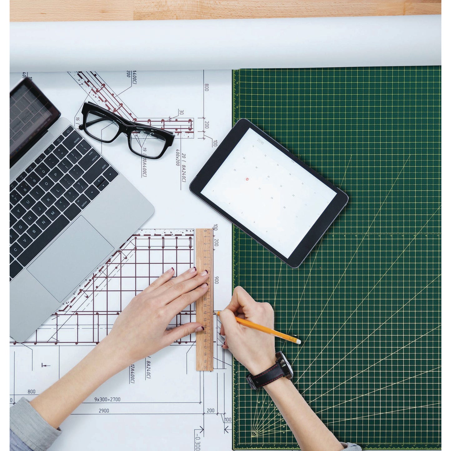 Reversible Self Healing Cutting Mat, 1" Grid with Guide Angles, 30" x 42", Green/Black
