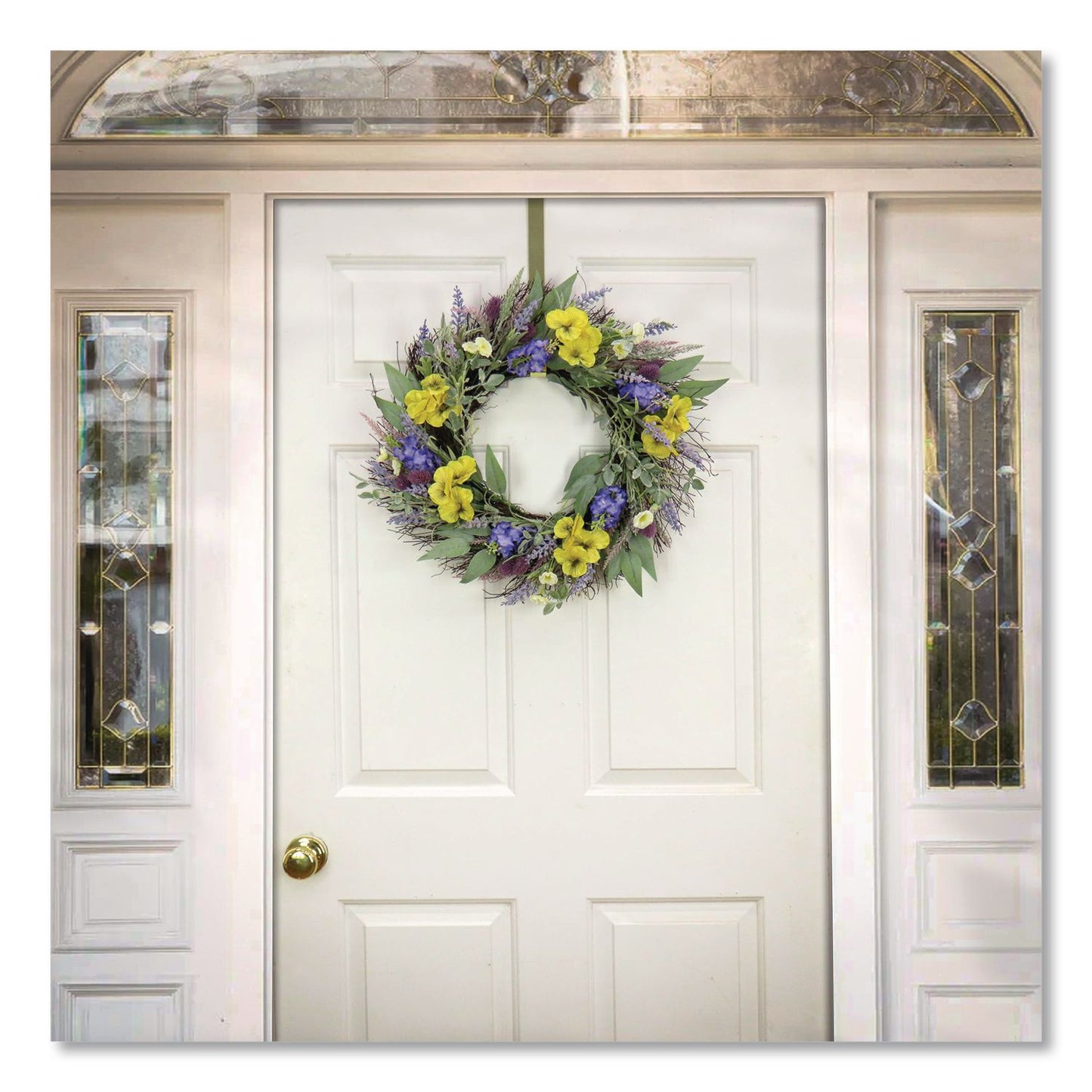 Pansy and Lavender Wreath, 22" Diameter x 4.5" h, Yellow